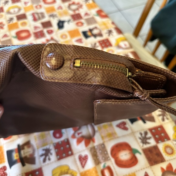 Oversized Clutch - Picture 8 of 9